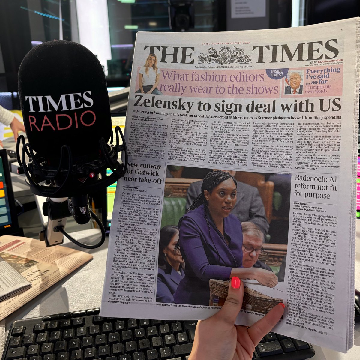 Rosie Wright (@rosiewright99) on Twitter photo Morning!
🇺🇦 Zelensky to sign mineral deal with US
🇬🇧 PM prepares for meeting with Trump <a href="/theousherwood/">Theo Usherwood</a>
🌍 Less meat, heat pumps & more expensive flights recommended <a href="/LessWasteLaura/">Laura Young</a>
⛽️ BP to slash green investment <a href="/StreeterNews/">Susannah Streeter</a>
📰 <a href="/sandywarr/">sandywarr</a> reviews Morning!
🇺🇦 Zelensky to sign mineral deal with US
🇬🇧 PM prepares for meeting with Trump <a href="/theousherwood/">Theo Usherwood</a>
🌍 Less meat, heat pumps & more expensive flights recommended <a href="/LessWasteLaura/">Laura Young</a>
⛽️ BP to slash green investment <a href="/StreeterNews/">Susannah Streeter</a>
📰 <a href="/sandywarr/">sandywarr</a> reviews