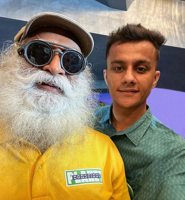 s00nuh's tweet photo. Prafull baba ki jai,
Prafull bhai ka strike rate to kafi shi hi 😂
#PrafullBillore #Sadhguru #shyammeerasingh https://t.co/ckpIs3egAG