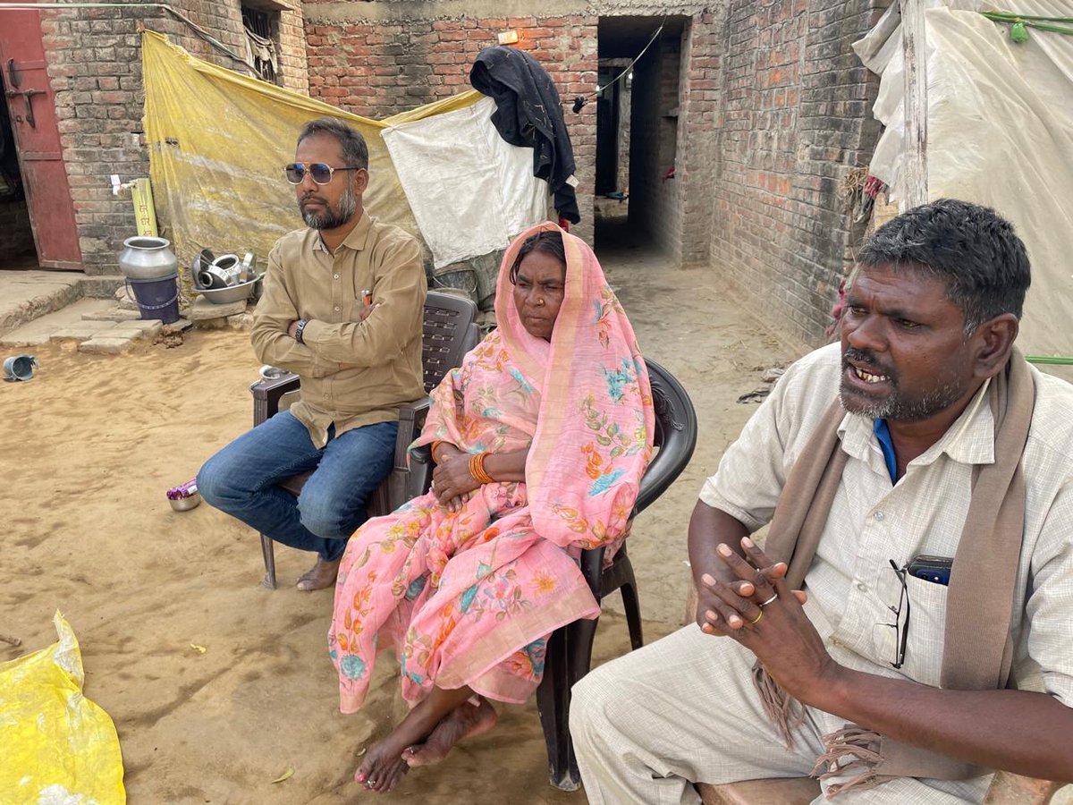 कैमूर के घटाव व गजराढ़ी गाँव में 'बदलो बिहार महाजुटान' में शामिल होने के लिए अपनी सहमति देती महिला साथी। 

आगामी 2 मार्च को पटना के गांधी मैदान में न्यायपूर्ण एवं रोजगार वाली बिहार के लिए 'बदलो बिहार महजुटान' ऐतिहासिक होने जा रही है। आप भी शामिल होइए।