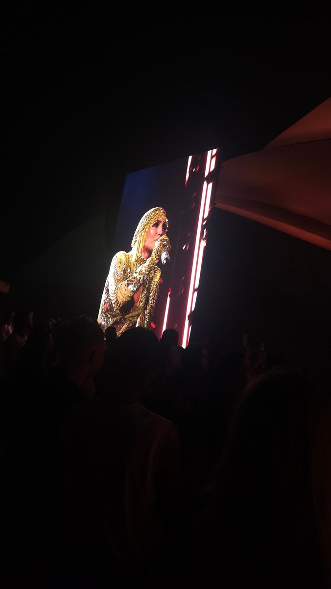 Queen！
You're unstoppable！😭
#JenniferLopez #JLo #saadiyatnights