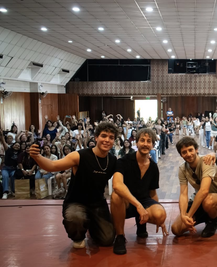 📷 | Kuku aparece en el Instagram de @/waffitaaa 

En el conversatorio de Perú, el pasado 22 de febrero. 

🩷✨