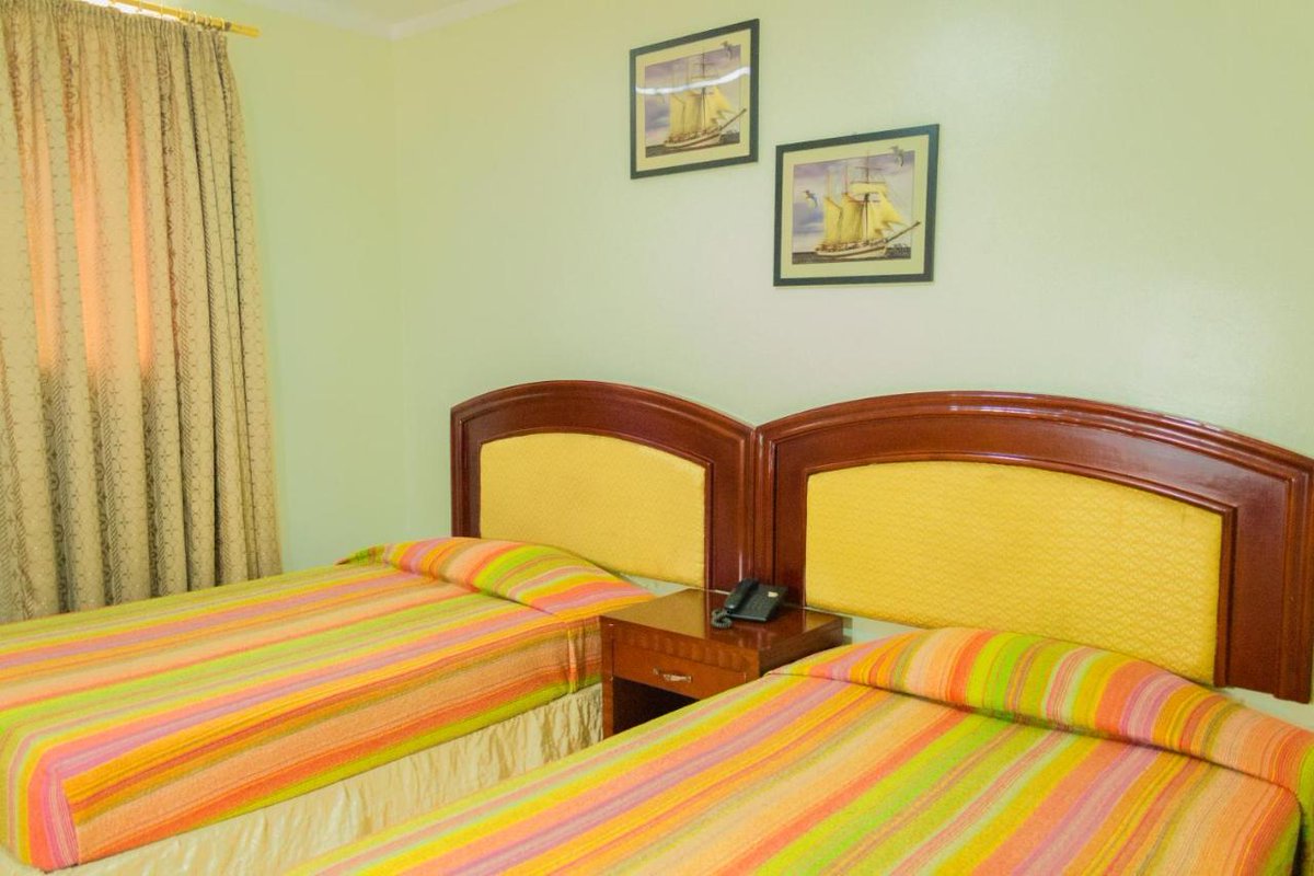 EmeraldHotelkla's tweet image. Need a comfortable and relaxing place to stay in the city? Emerald Hotel Kampala offers spacious rooms, great service, and a peaceful atmosphere—perfect for a midweek break! Book now!

📍 Semliki Valley Crescent, Off Bombo Road
📞 Call: 0752747529 | 0773561524
#MidweekEscape