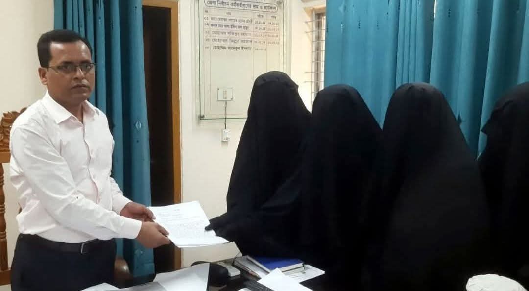 ব্রাহ্মণবাড়িয়ায় পর্দানসীন নারীদের মানববন্ধন ও স্মারকলিপি প্রদান