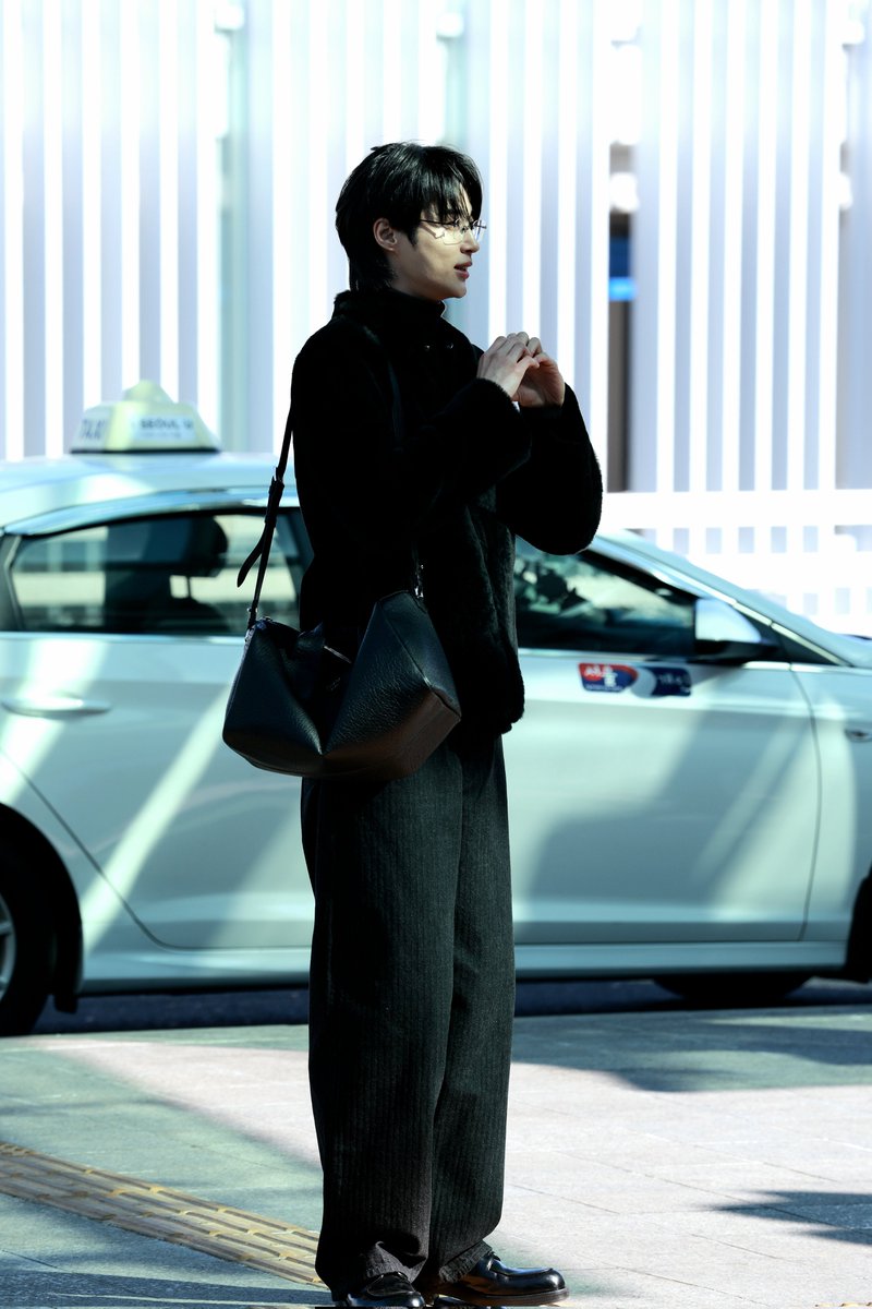 져슽˶• . • ⑅ tweet media
