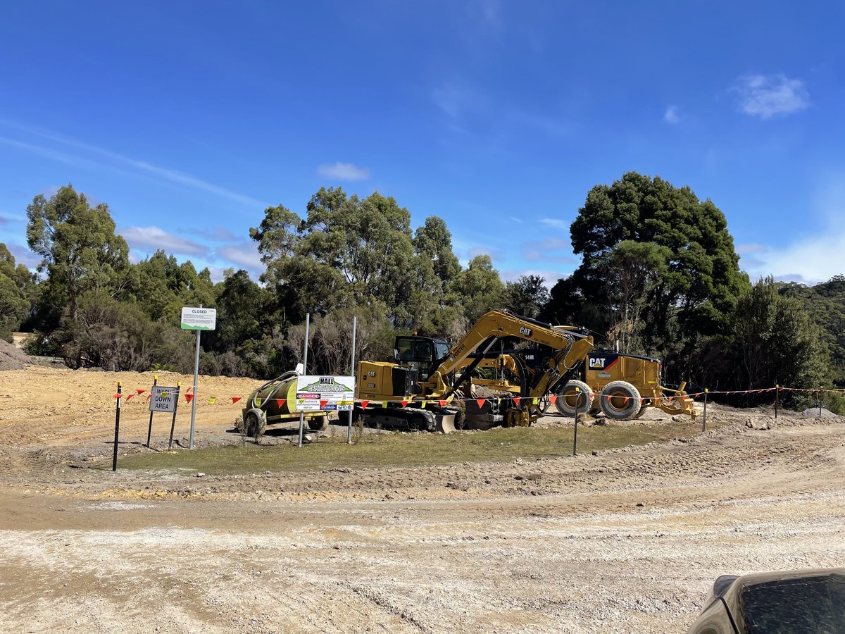 No biosecurity station in place as required, just this pathetic sign: Wash Down Area.  I am sure people who have fought for the TWWHA will be appalled by just how much our EPBC and Minister are failing places of ‘outstanding universal value.’ #auspol <a href="/RestorePedder/">RestorePedder</a>