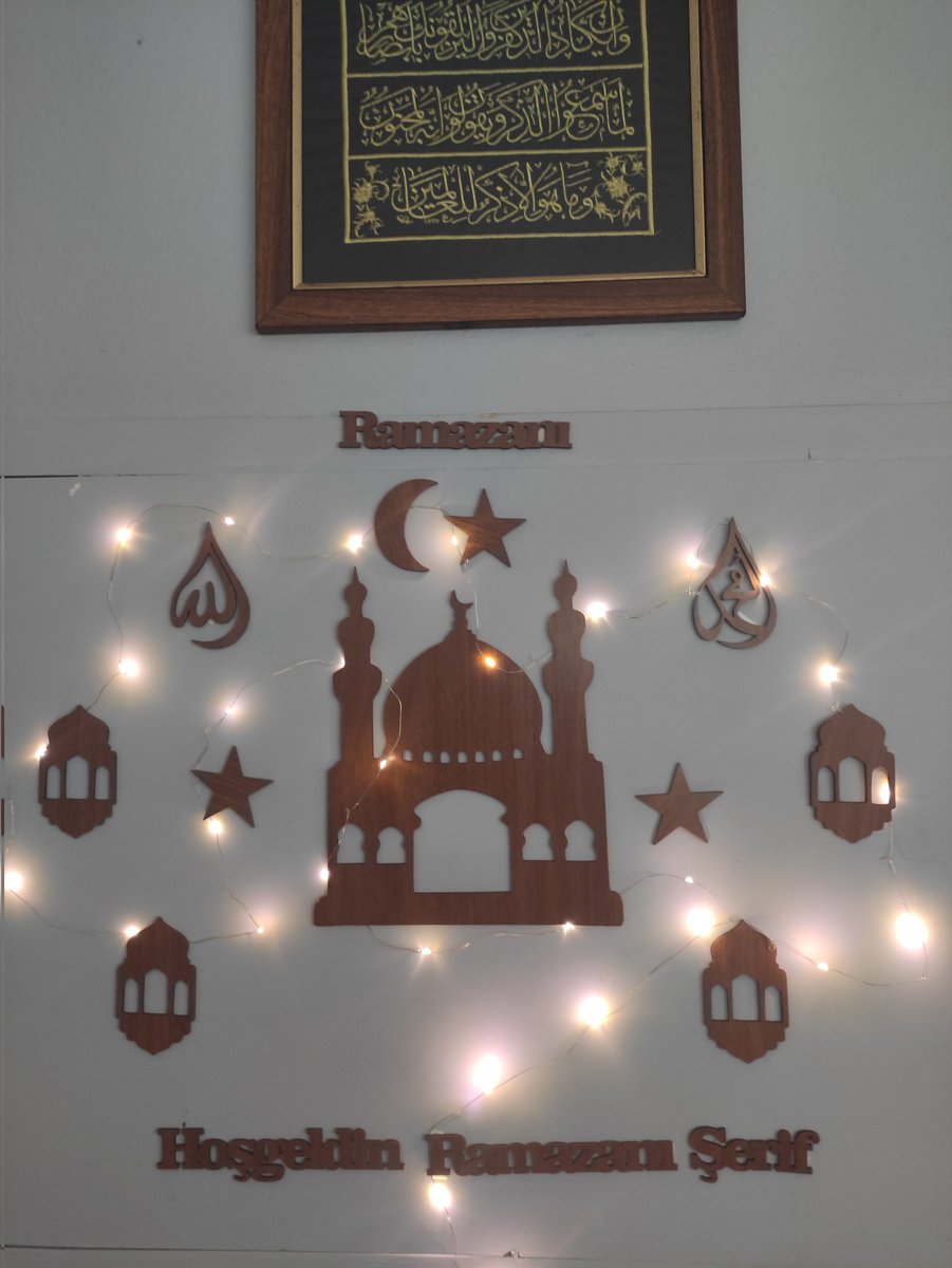 Ramazan müslümanların bayramıdır.
Yazmaları lazım her yere" Hoşgeldin Ya Şehri Ramazan" diye .Ramazanı Ramazan gibi kutlamamız lazım. Her tarafa ,dağa,taşa,evlere her yere yazmamız lazım ,hem aynı zamanda da irşad olur.Ramazan müminlerin bayramıdır.
Üstad Mustafa ÖZBAĞ.
<a href="/mozbag/">Mustafa Özbağ</a>