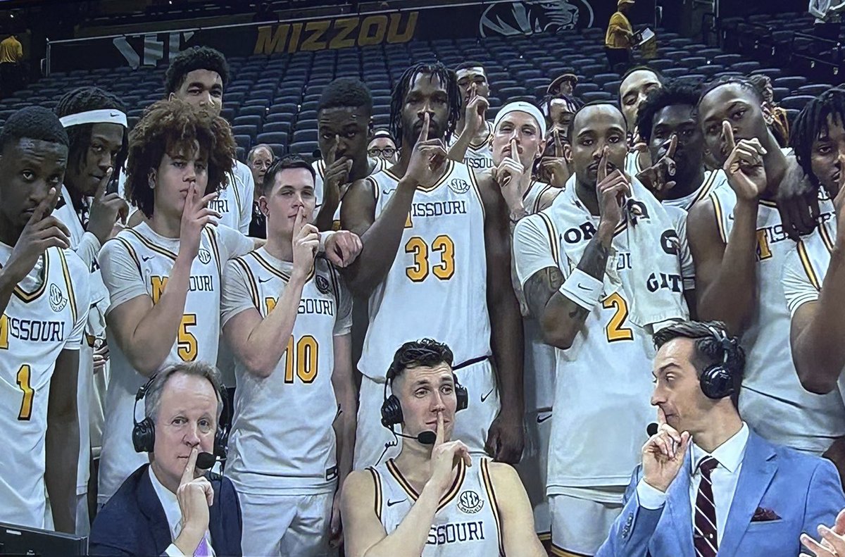 No Context College Basketball (@contextfreecbb) on Twitter photo 