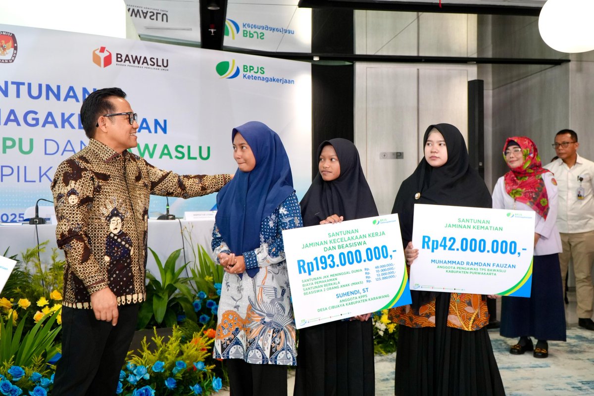 Negara harus memastikan seluruh pekerja, pekerja informal, dan pekerja adhoc termasuk petugas Pemilu dan Pilkada, mendapatkan perlindungan layak. Semua harus terlindungi!

Komitmen itu negara sampaikan pagi ini, saat menyerahkan santunan Jaminan Sosial Ketenagakerjaan kepada