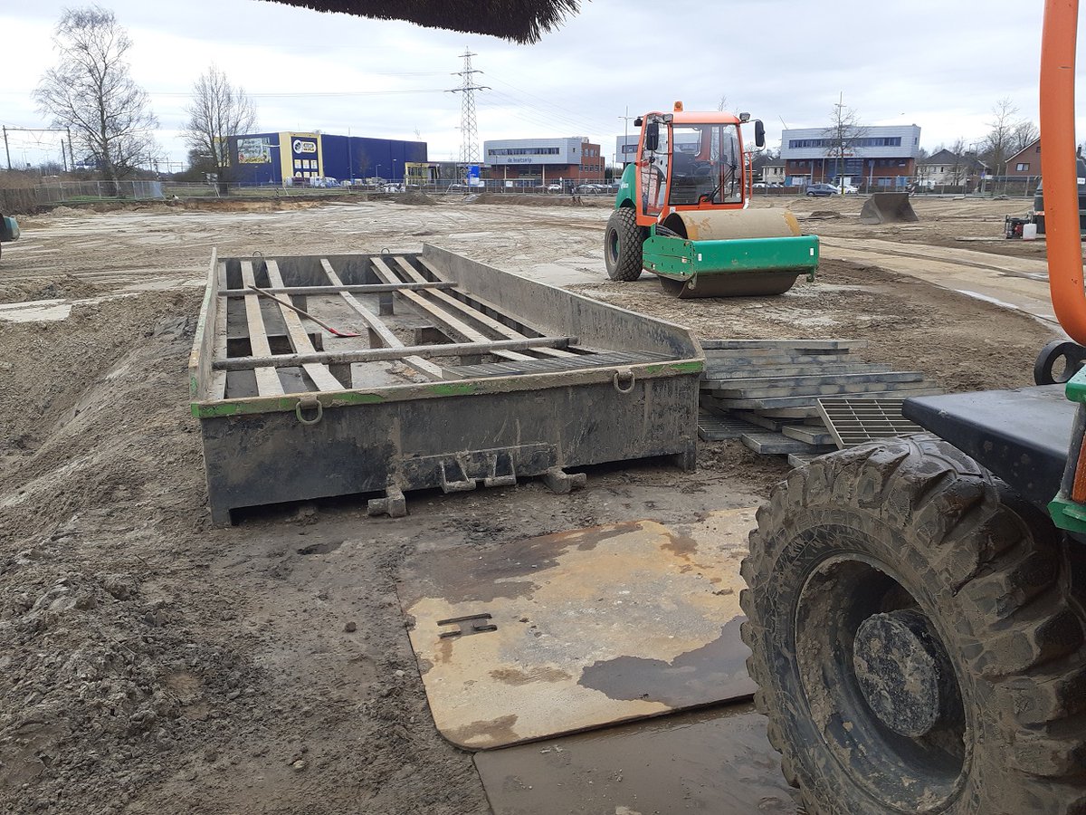 De verhuur van de #roosterbak / #Doorrijbak bij @BAMInfra_nl  is ook weer gereed. Klant heeft de roosters er uit gehaald en de bak weer mooi schoon retour gegeven. #bandenschoonbijverlatenbouwterrein