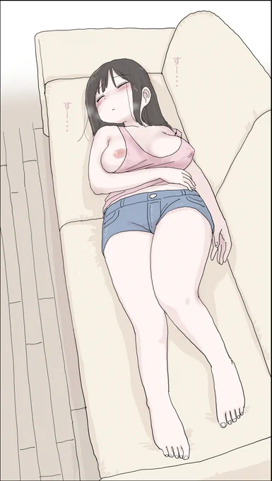 お題「リビングのソファーでノーブラタンクトップで寝ていた友達の姉」 