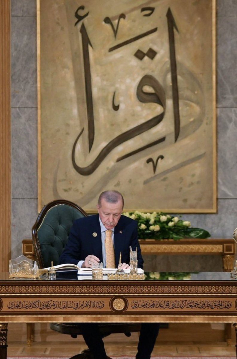 Bugün 26 Şubat;

Aziz Milletimize adanmış bir ömür…

Cumhurbaşkanımız Sn. <a href="/RTErdogan/">Recep Tayyip Erdoğan</a>’ın doğum gününü kutluyor, kendisine sağlıklı ve hayırlı uzun ömürler diliyoruz. 

#Milletinadamı71yaşında
