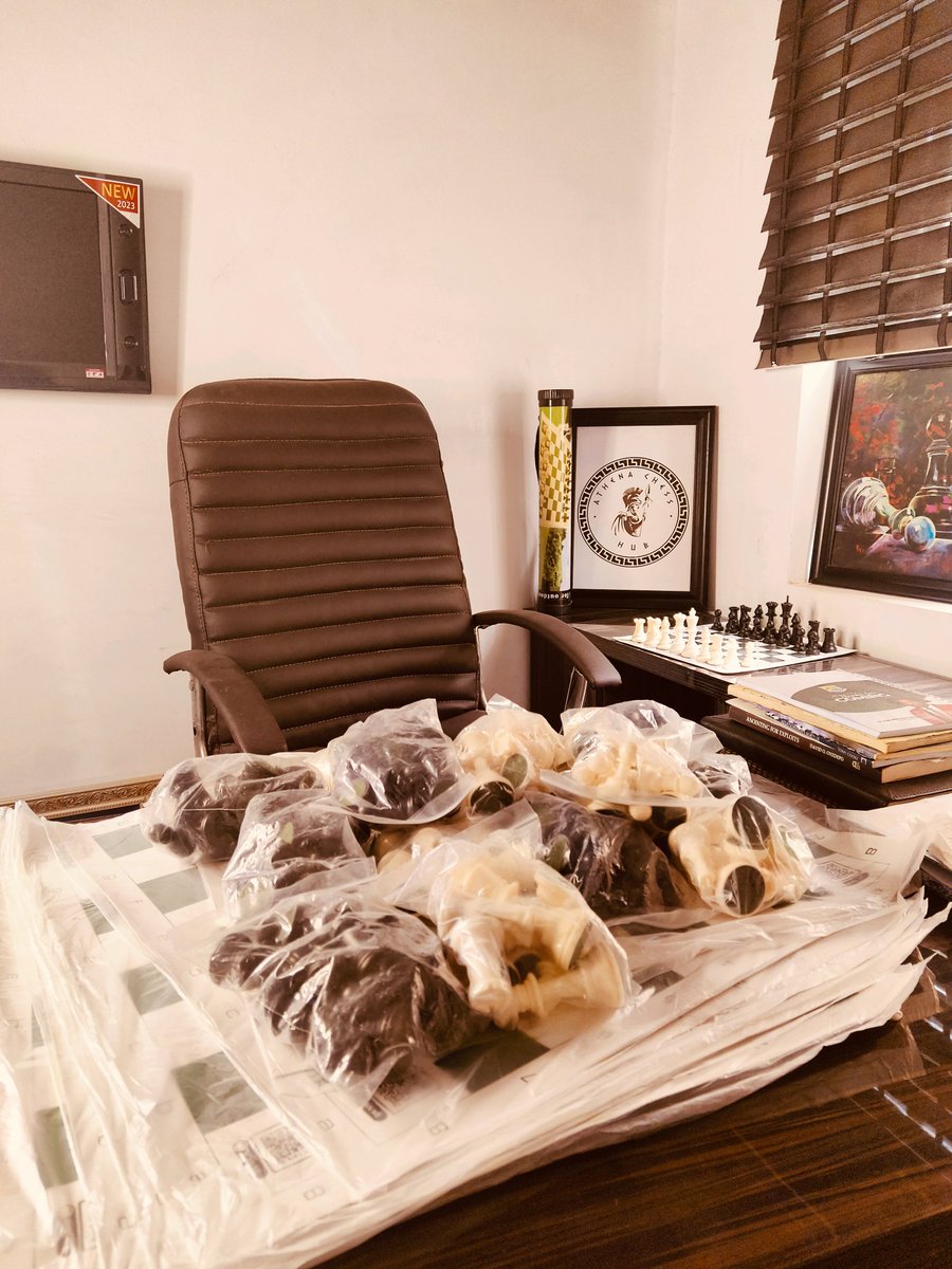 AthenaChessHub's tweet image. Our Chess sets have landed, thanks to @ibrahimvivian51 for her transparency and of course to @thegiftofchess for this brilliant initiative and the heart for change as always. We are indeed doing great things from a small place, changing lives one move at a time.  Gens Una Sumus!!