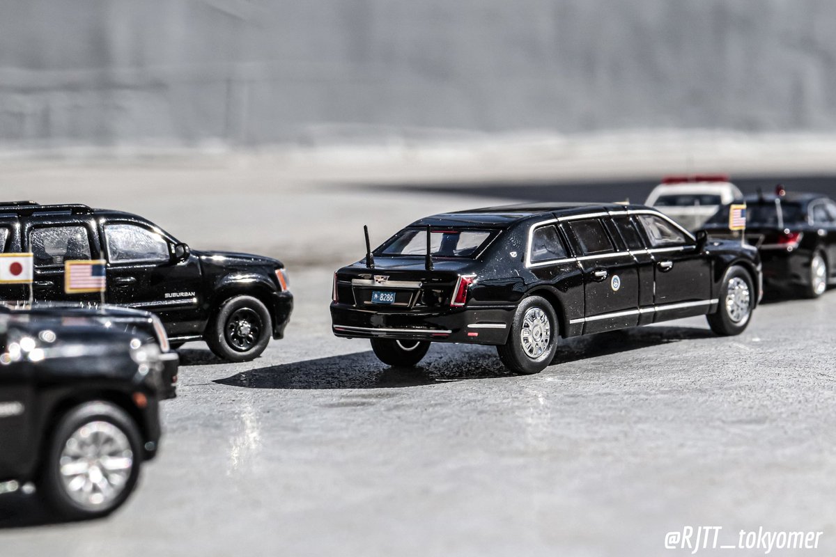 【HEC限定／9台セット】596 1/64 アメリカ大統領車隊 フルセット 596 1/64 HEC展會版總統車罩裝安保車隊凱迪拉克紳寶班