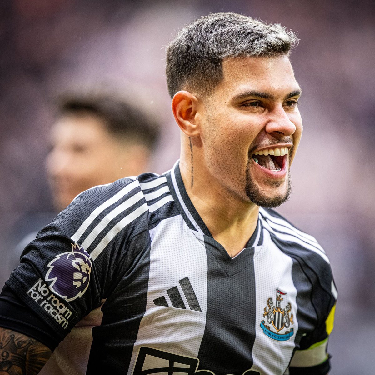 🔴ITS  MATCHDAYY !!!! 🔴
My best Central Midfielder against My Favorite Central Midfielder 
Im already there !!!! 
#LIVNEW