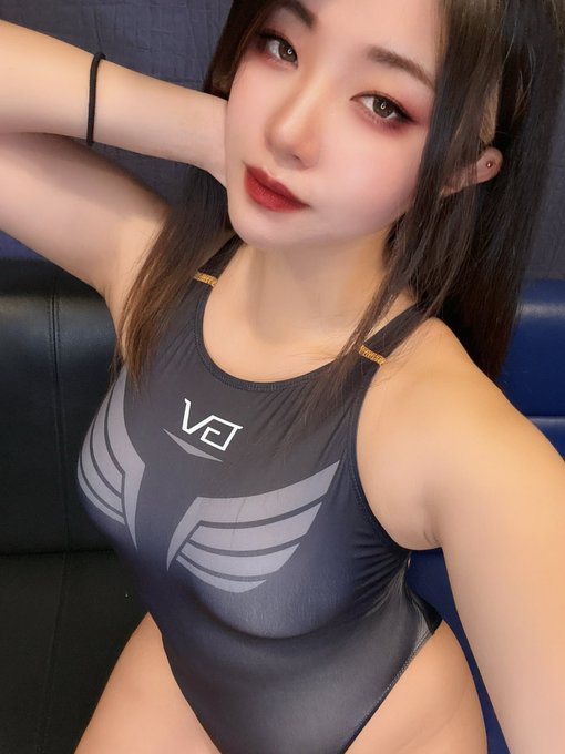 【⚡️本日発売!!⚡️】
ついに本日、新作水着「GVX-421-HVN」発売開始です!!
皆様拡散のほどよろしくお願いいたします!!
■取扱:BOOTH、STORES
■価格:6,990円
モデル:@FallFor__ 