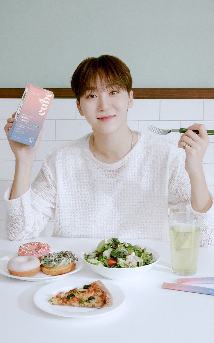 profboos's tweet image. seungkwan has a salad for u (and doughnuts and a pizza. he basically wants to share a meal with u)