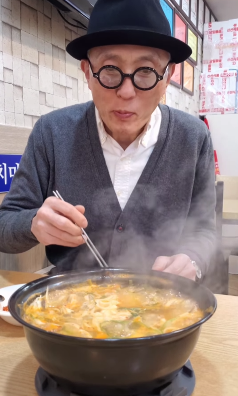 babstealer's tweet photo. 고독한 미식가 고로상의 서울 맛집 리스트 타래🥢

이번에 서울여행 와서 숨은 찐맛집 다 찾아다니심... https://t.co/miCgezzYtp