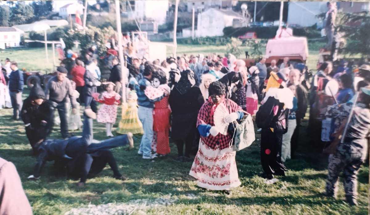 ✍️As Crónicas de Arteixo de cada semana céntranse nos momentos antroideiros que estamos a piques de disfrutar
🎭<a href="/xabimaceiras/">Xabi Maceiras</a> lévanos a Chamín para saber como celebraban alí o Antroido 
🔎Algunhas pinceladas e fotos que nos cedeu Josefa Martínez Gestal 👉cronicasdearteixo.blogspot.com/2025/02/o-entr…