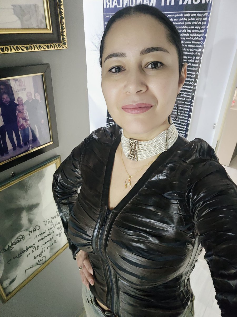 Hadiii nerdesiniz? Yayın başladı bile. canradyo.com.tr Karasal 93.3 frekansı 
Bugün "FAYDA GÖRDÜKLERİMİZ" den bahsediyoruz
Mesajlarınızı bekliyorum 0555 1919 111 
#çarşamba #fayda #canlıyayın