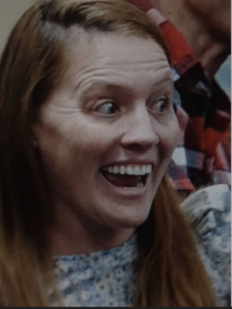 GksjULJbkAELLDA.jpg