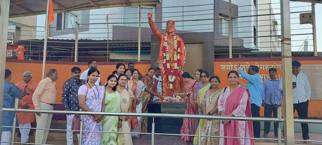 ShaliniBundhe's tweet photo. दि.26 फेब्रुवारी 2025, छत्रपती संभाजीनगर..
स्वातंत्र्यसूर्य सावरकर यांस आत्मार्पण दिनानिमित्त विनम्र अभिवादन ! त्यांच्या राष्ट्रीय विचारांची ज्योत आपल्या मनात सदैव तेवत राहील. 

#SwatantryaveerSavarkar #Savarkar #VeerSavarkar #RevolutionaryLeader https://t.co/Q4D24Pihdh