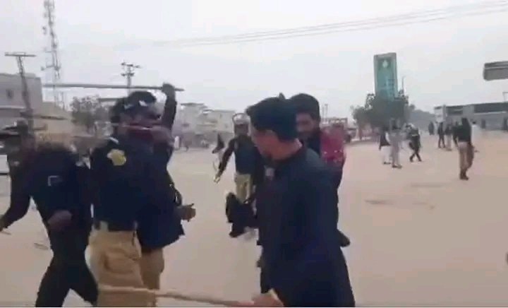 اڄ جي سنڌ جي صورتحال ٻڌائي پئي ته جن جن وٽ زمينون جاگيرون ڪاروبار واپار آهن اھي سڀ قومي غيرت جا به واپاري آهن غيرت انسانيت وڪڻي ويٺا آهن پر جن وٽ زمين جو انچ به ناهي انهن وٽ قومي ضمير جا غيرت جا وڏا اڻ کٽ ميدان آهن ياد رکو ڪاميابي حق سچ ۽ سورھين جي ٿيندي آهي ـ