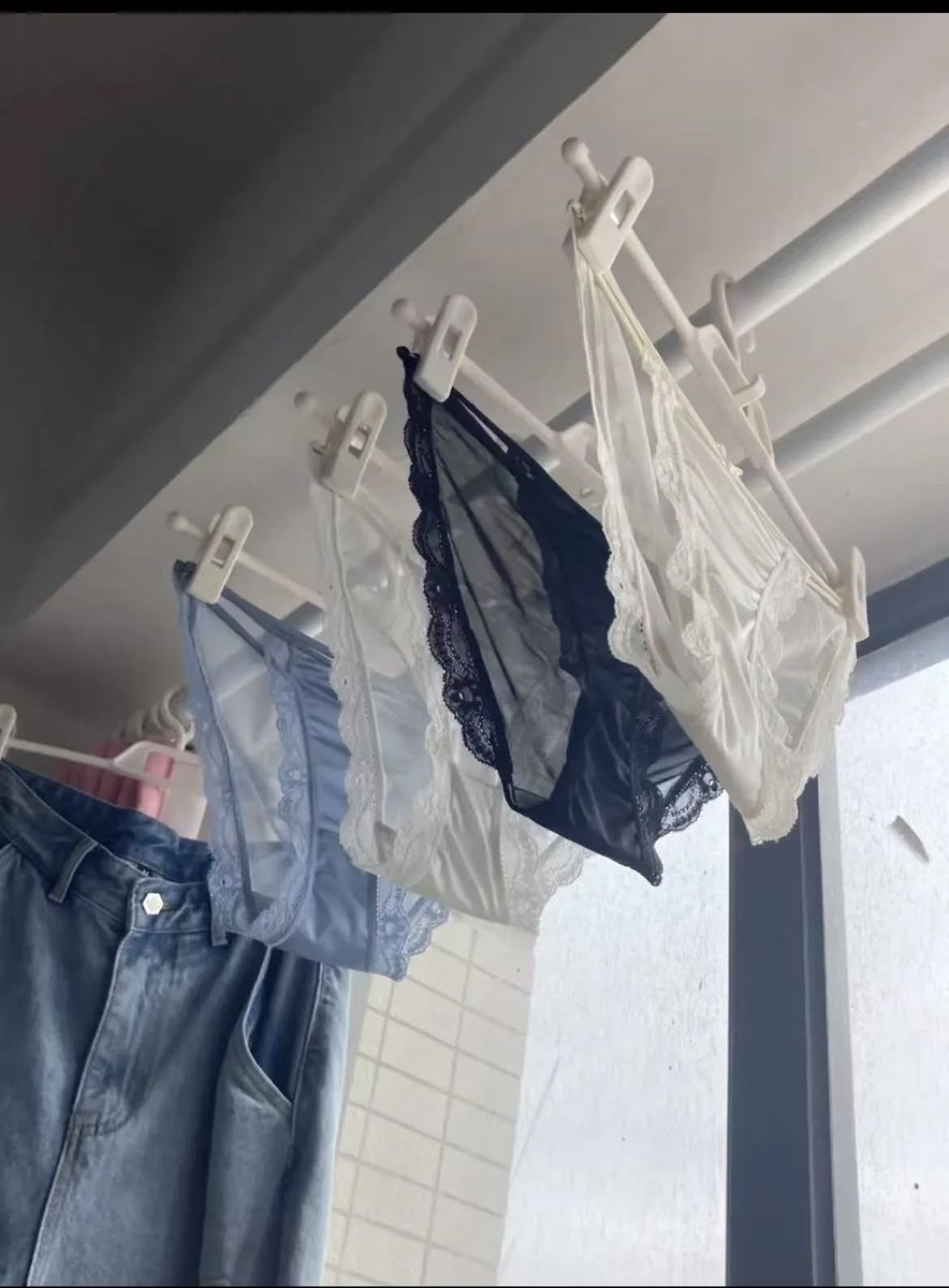 新買的內褲 想看哪一件我等等拍張照