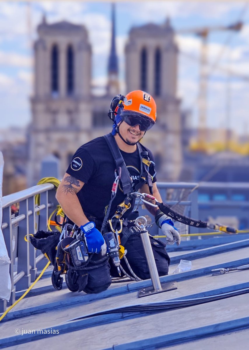 Groupe Jarnias (@groupe_jarnias) on Twitter photo Il y a quelques années, Juan Masias arrivait du Pérou et découvrait JARNIAS par hasard, en pleine période Covid. Aujourd’hui, il est chef de chantier et mène ses équipes avec rigueur et efficacité.
Vous avez envie d’un métier qui prend de la hauteur ? 
onrecrute.eu 📩 Il y a quelques années, Juan Masias arrivait du Pérou et découvrait JARNIAS par hasard, en pleine période Covid. Aujourd’hui, il est chef de chantier et mène ses équipes avec rigueur et efficacité.
Vous avez envie d’un métier qui prend de la hauteur ? 
onrecrute.eu đź“©