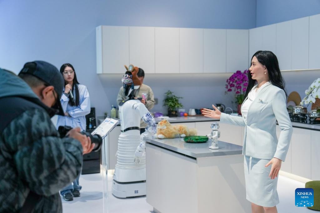 VikingsMan1993's tweet photo. 🌟 Discover the future at the Beijing World of Robots! Explore cutting-edge innovations in robotics at this premier exhibition center in Yizhuang. 🤖 #BeijingRobots #Innovation #TechTrends (Source: Xinhua) https://t.co/k1QAk8ozAS