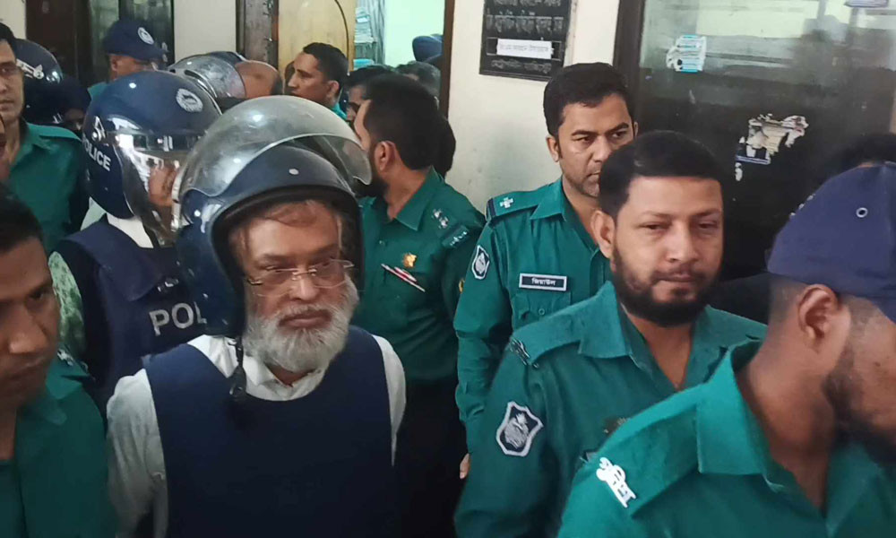 মেজাজ হারালেন হাজী সেলিম, কাঠগড়ায় দাঁড়িয়ে পড়লেন ২ পৃষ্ঠার কাগজ