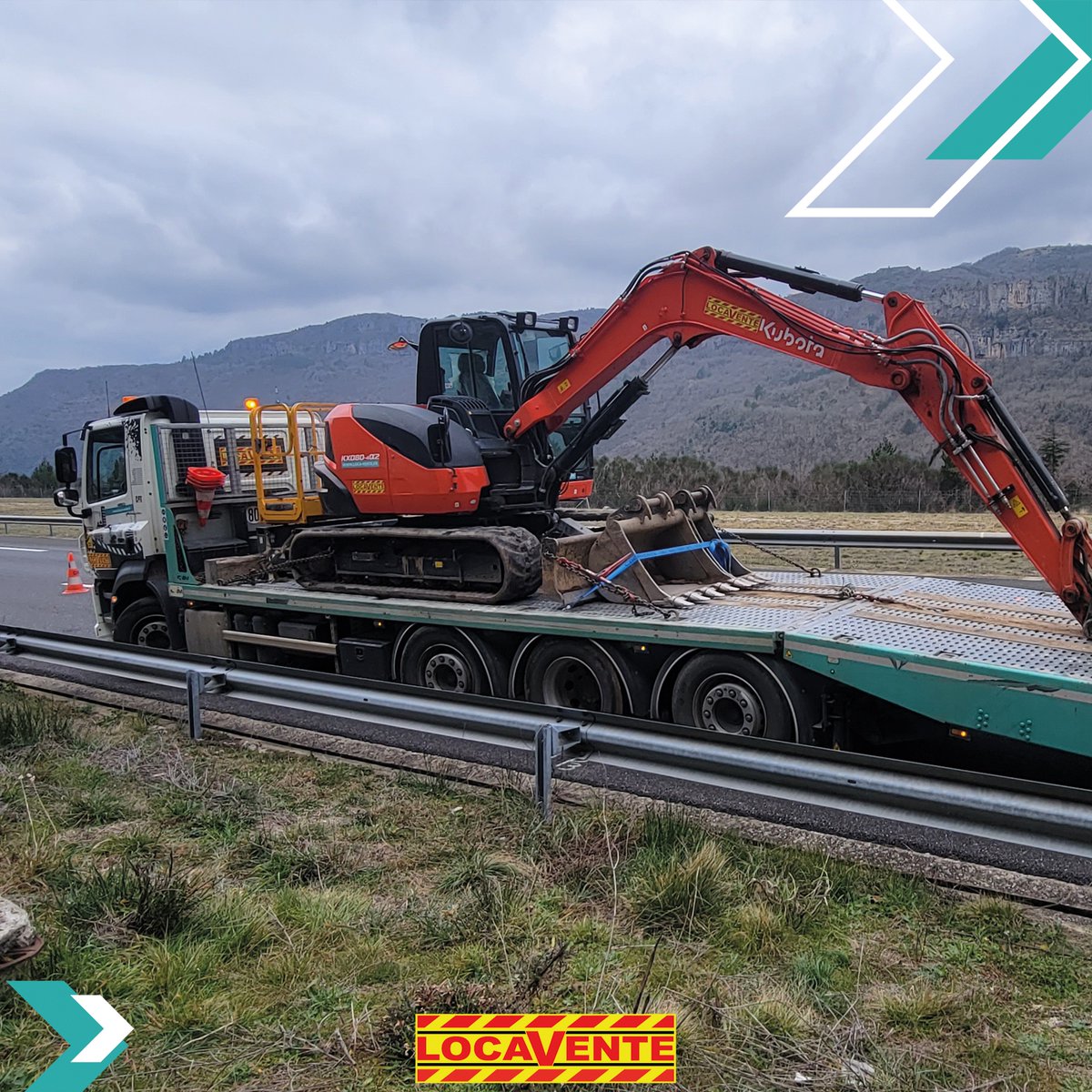LocaventeOff's tweet photo. [LIVRAISON]

Livraison de notre mini pelle 8T Kubota au niveau du tunnel du Pas de l’Escalette 🔥

Encore une belle livraison pour notre agence de Millau 🤝

Merci à Thibault pour le cliché 🤌 https://t.co/9kEyPe9mPq