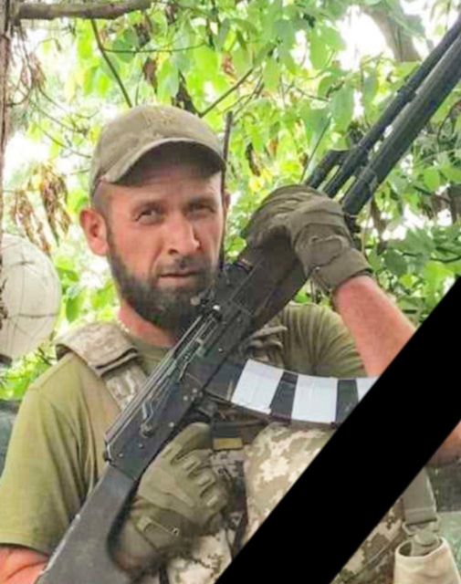 EuromaidanPress's tweet photo. They laid down their lives for Ukraine &amp; Europe.

RIP - Andrii Heryk, Oleh Mudryi (41), Oleksandr Shkvara (40), Colombian fighter Eduardo Garcia Carvajal

Rest, comrades, rest and sleep!
The thoughts of men shall be
As sentinels to keep
Your rest from danger free.

#RIP https://t.co/MAxqKGoPvl