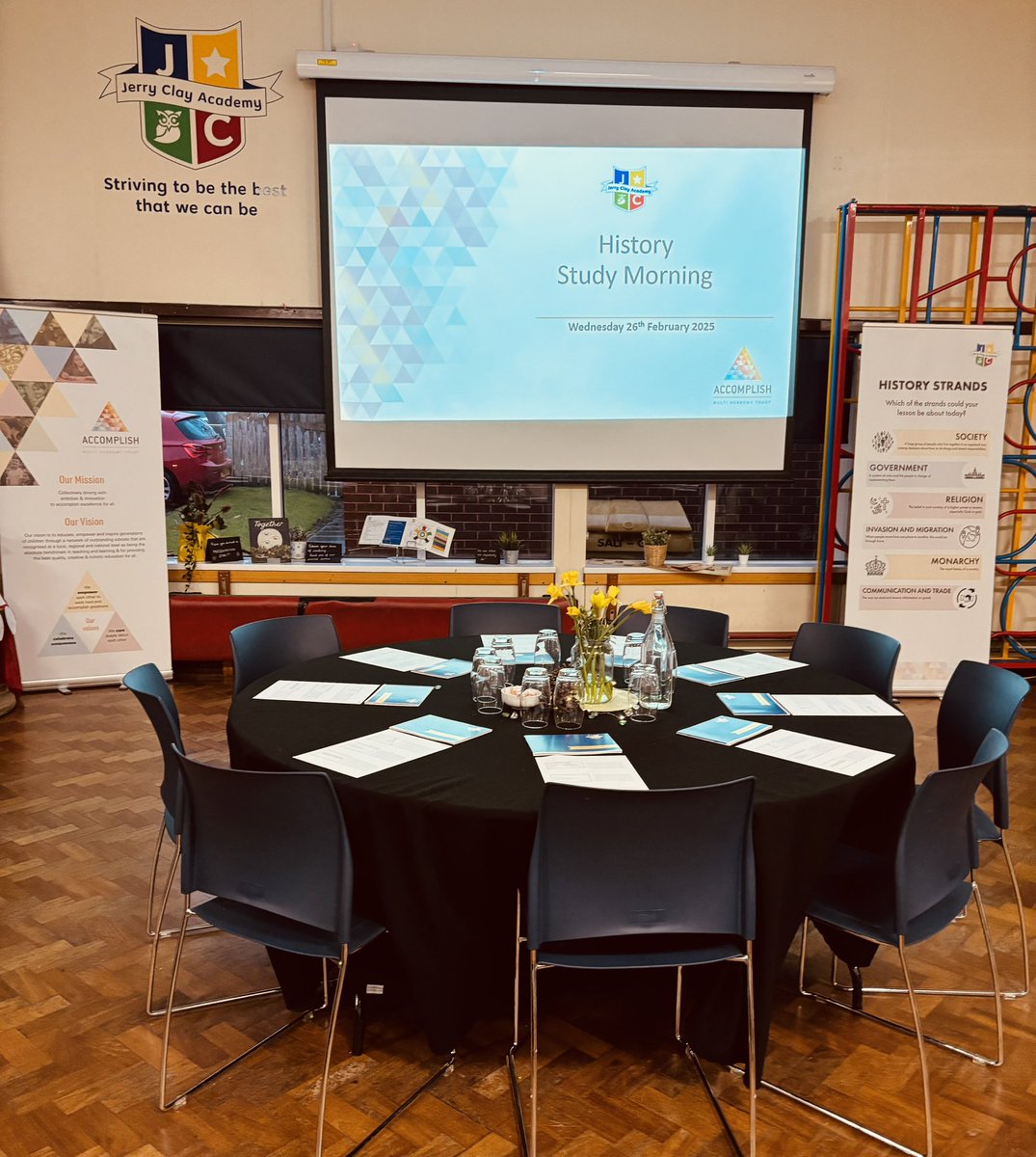 tracyswinburne1's tweet image. We are looking forward to welcoming over 43 schools to @JCAWakefield for a History Study morning.

See you soon! #Collaboration #CurriculumDevelopment #StrengthThroughPartnership ✨