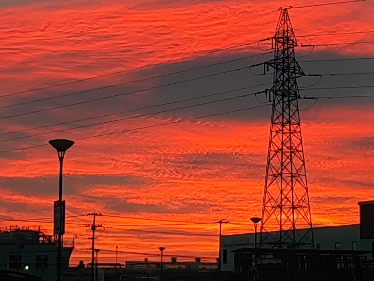 hirofit10's tweet photo. 2023.1.12 朝焼け

 #固定 #固定RP #固定ツイートRT #空が好き #空が好きな人と繋がりたい #写真 #写真好きな人と繋がりたい #朝焼け https://t.co/FqvDxblo5g