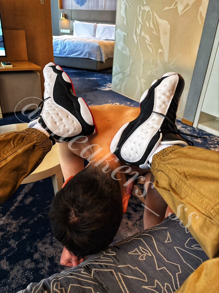 Sneaker Master (@sneakers_ss) on Twitter photo 