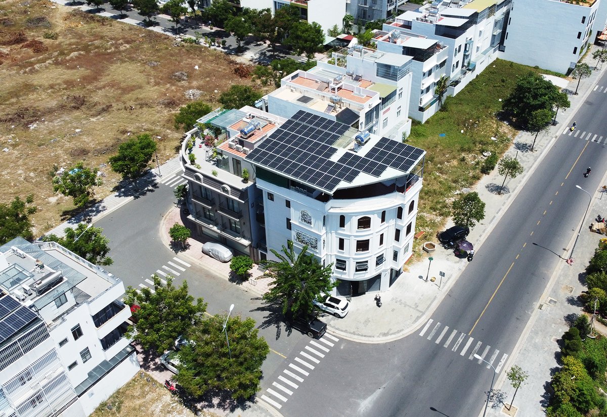 GrowattInverter's tweet photo. Nha Trang, #Vietnam’s stunning coastal gem, boasts 2k+ sunshine hours annually—perfect for #SolarEnergy! A local hotel installed a 30kW rooftop #SolarSystem w 3 #Growatt MIN 10000TL-X inverters, built to withstand coastal conditions with #IP65protection: https://t.co/WhUNvOv0dR https://t.co/2PBXCyWkni