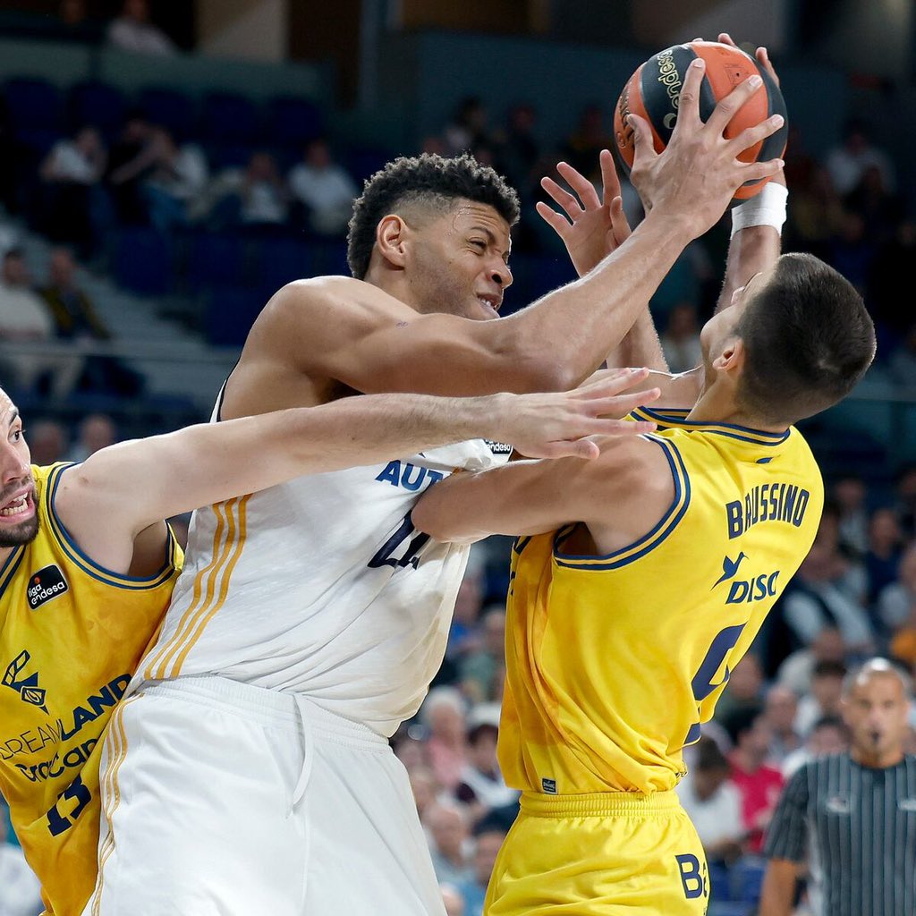 TodoGolesRadio's tweet image. #SORTE🏀 Tenemos entradas dobles 🎫 para el choque de la J21 de la #ACB entre el @GranCanariaCB y el @RMBaloncesto (domingo, 17:30h, @GCArenaOficial) 

Para participar, Sigue esta cuenta y Repostea. ¡Mucha suerte! 🍀