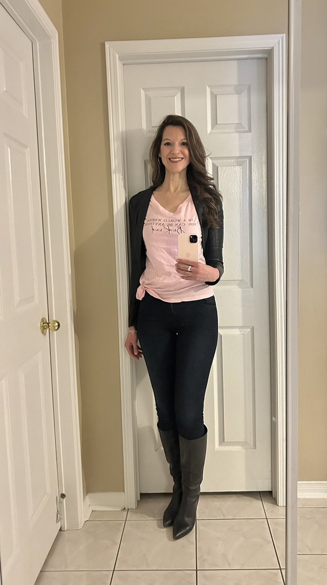 melanie_korach's tweet photo. Every time we stand up to a bully we affirm through our words and actions that we choose peace. We choose kindness. We choose respect. We choose love. Today on #PinkShirtDay may we remind ourselves that bullying in all its forms has no place in our world.🫶🏻 #StarfishClub #mentalhealth