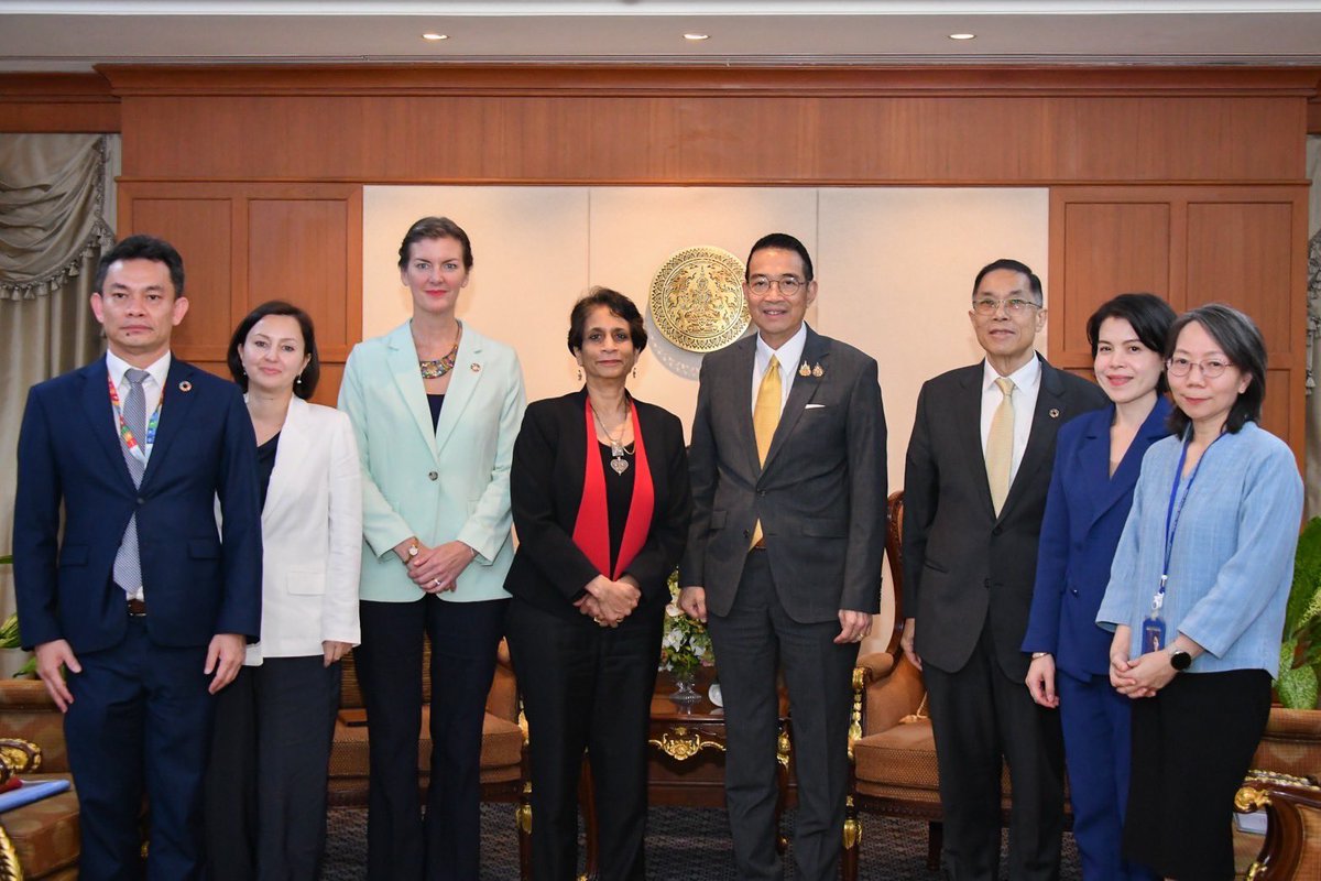 Maris Sangiampongsa (@ambpoohmaris) on Twitter photo ประเทศไทยให้ความสำคัญกับความร่วมมือกับ <a href="/UNDPThailand/">UNDP Thailand</a> ในการขับเคลื่อน การพัฒนาที่ยั่งยืน ซึ่งเป็นหนึ่งในนโยบายสำคัญของการต่างประเทศไทย โดยวันนี้ช่วงบ่าย ผมได้หารือกับ Ms. Kanni Wignaraja ผู้ช่วยเลขาธิการสหประชาชาติ ผู้ช่วยผู้บริหารสูงสุดและผู้อำนวยการ ประเทศไทยให้ความสำคัญกับความร่วมมือกับ <a href="/UNDPThailand/">UNDP Thailand</a> ในการขับเคลื่อน การพัฒนาที่ยั่งยืน ซึ่งเป็นหนึ่งในนโยบายสำคัญของการต่างประเทศไทย โดยวันนี้ช่วงบ่าย ผมได้หารือกับ Ms. Kanni Wignaraja ผู้ช่วยเลขาธิการสหประชาชาติ ผู้ช่วยผู้บริหารสูงสุดและผู้อำนวยการ
