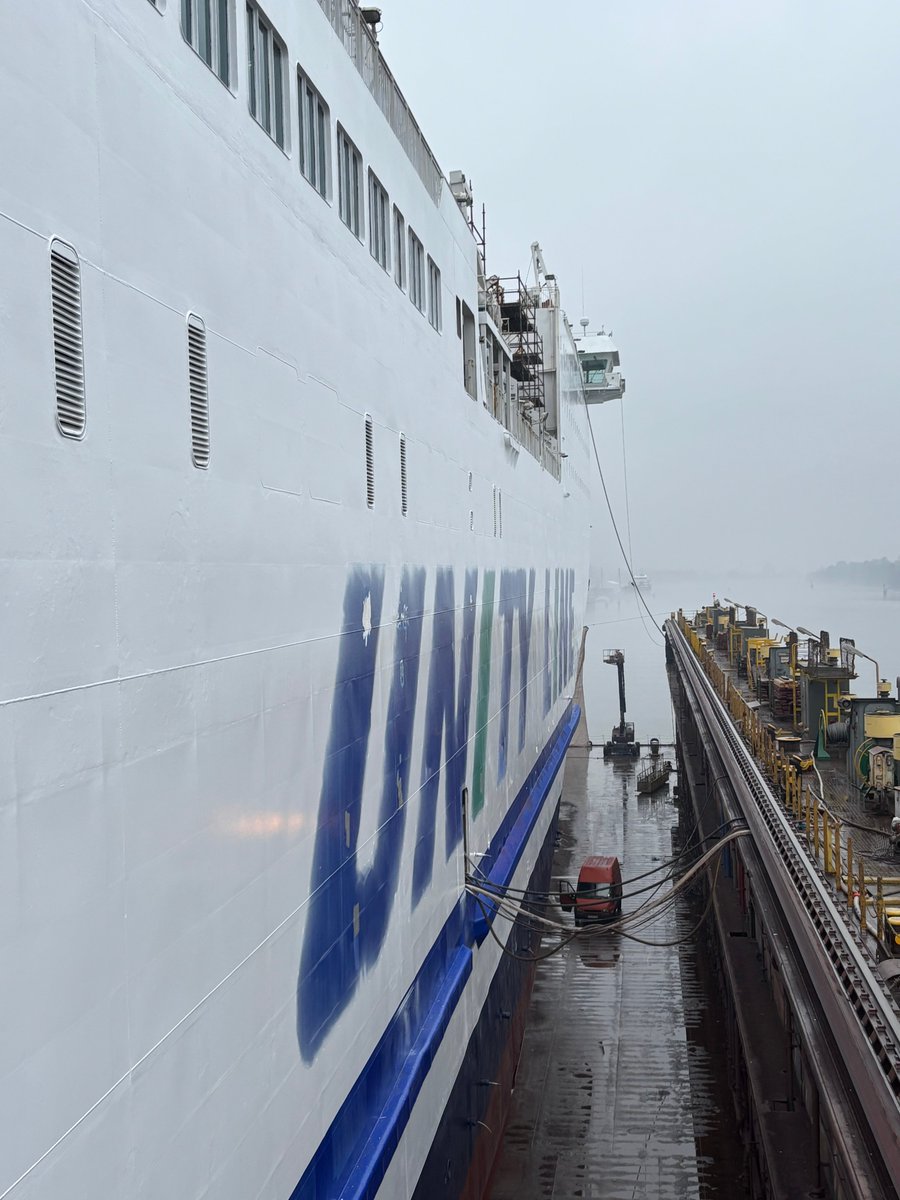 UnityLine's tweet image. 🚢Oto kolejne zdjęcia ze stoczni Gryfia, gdzie nasz prom Skania jest przygotowywany do przyszłych podróży.🌊
Here are more photos from Gryfia Shipyard, where our ferry Skania is being prepared for future voyages.🛠️
#Skania #UnityLine #ShipyardLife #MaritimeMaintenance