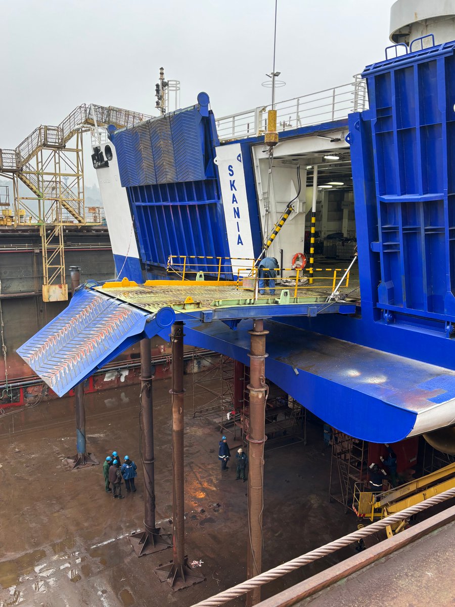 UnityLine's tweet image. 🚢Oto kolejne zdjęcia ze stoczni Gryfia, gdzie nasz prom Skania jest przygotowywany do przyszłych podróży.🌊
Here are more photos from Gryfia Shipyard, where our ferry Skania is being prepared for future voyages.🛠️
#Skania #UnityLine #ShipyardLife #MaritimeMaintenance
