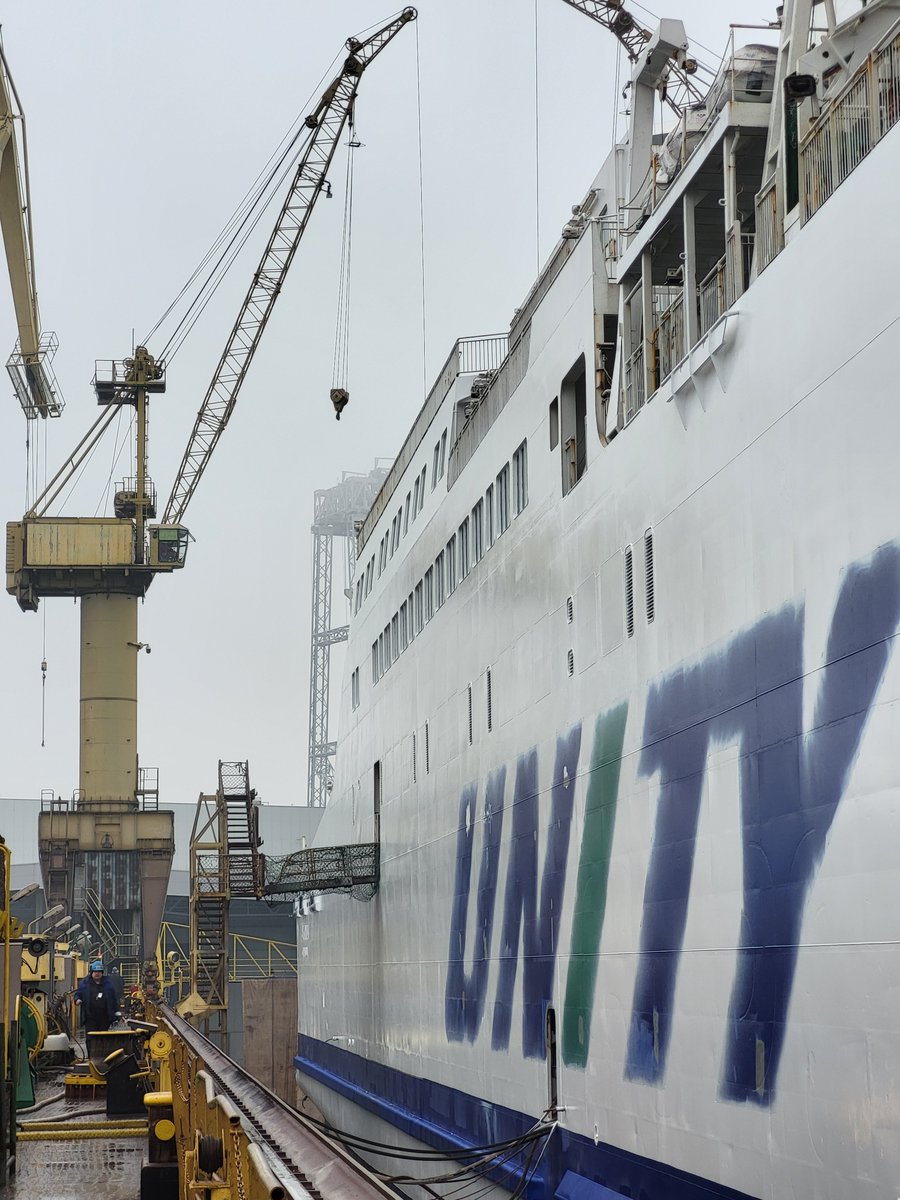 UnityLine's tweet image. 🚢 Skania na suchym doku! Zajrzyjcie za kulisy prac w stoczni Gryfia w Szczecinie, gdzie nasz prom przechodzi serwis. 🛠️
Skania in dry dock! Take a look at the Gryfia Shipyard in Szczecin, where our ferry is undergoing thorough servicing.🌊
#Skania #UnityLine #Stocznia #Shipyard