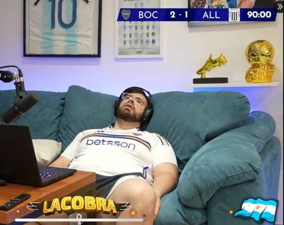 La cara de un hombre destruido