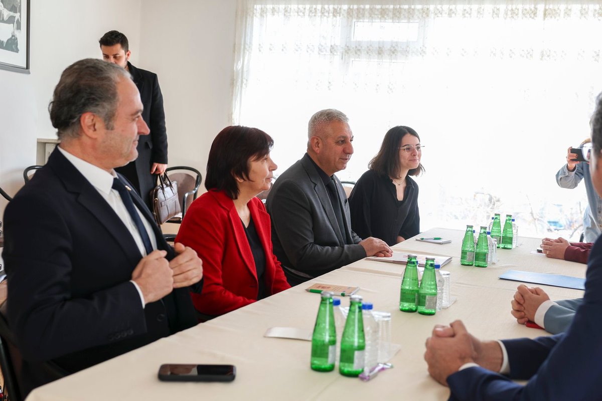 CHP Genel Başkanı Özgür Özel (<a href="/eczozgurozel/">Özgür Özel</a>) ve Genel Başkanımız Seyit Aslan ve parti heyetimiz bir araya geldi. 

Muhalefete dönük saldırılar karşısında ortak mücadeleyi konuştuğumuz 2 saatlik görüşmenin ardından, konuşan Genel Başkanımız Seyit Aslan (<a href="/seyitaslan1917/">Seyit Aslan</a>) :