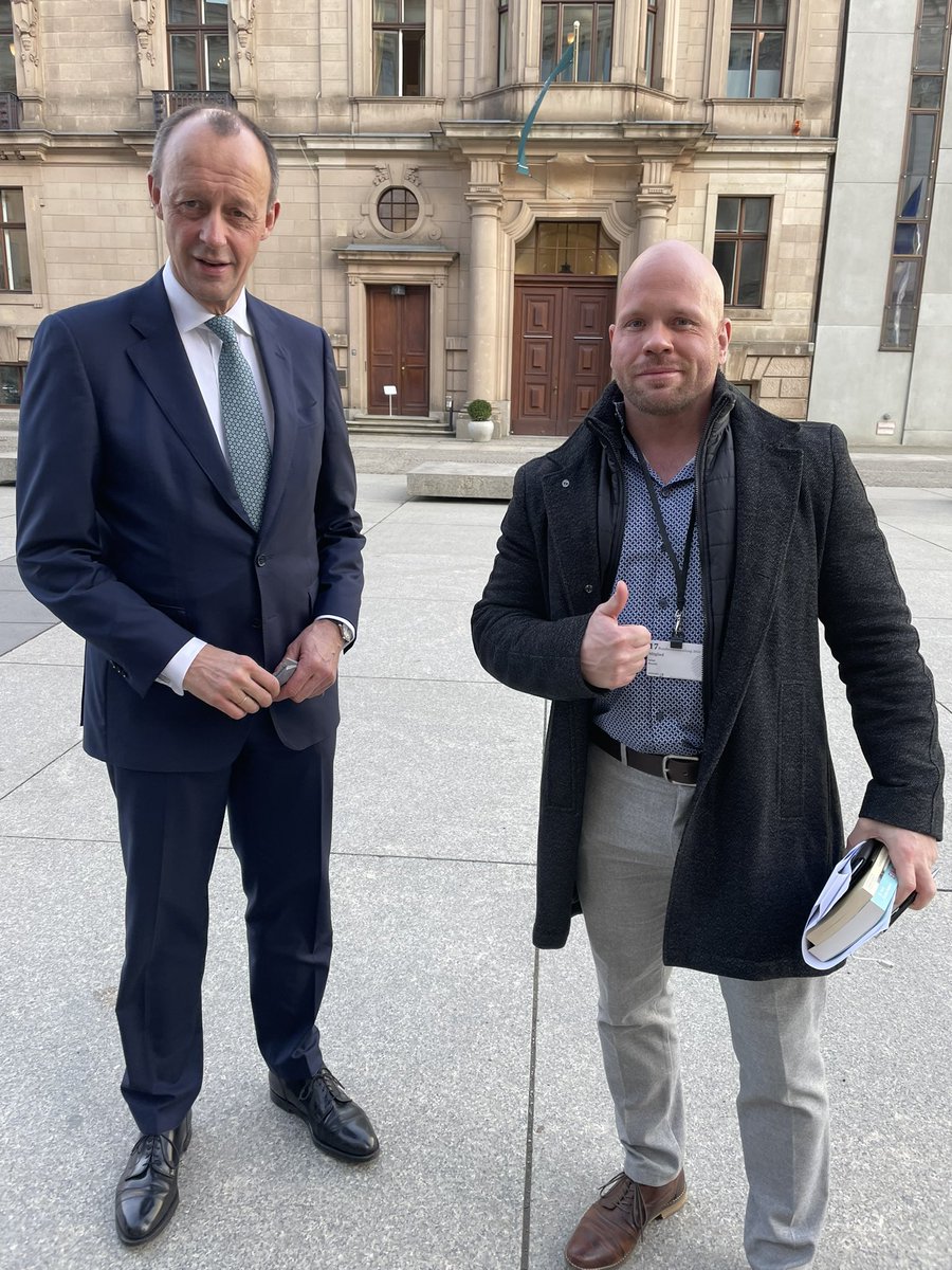 Ricardo Lange (@ricardolange4) on Twitter photo Herzlichen Glückwunsch zur Wahl, Herr <a href="/_FriedrichMerz/">Friedrich Merz</a>.
Wir haben mehrfach über den Pflegenotstand gesprochen – Sie betonten immer, wie wichtig Ihnen das Thema ist. Ihr Vorgänger hat seine Worte schnell vergessen - wie sieht es bei Ihnen aus?
Ich freue mich auf den Austausch! Herzlichen Glückwunsch zur Wahl, Herr <a href="/_FriedrichMerz/">Friedrich Merz</a>.
Wir haben mehrfach über den Pflegenotstand gesprochen – Sie betonten immer, wie wichtig Ihnen das Thema ist. Ihr Vorgänger hat seine Worte schnell vergessen - wie sieht es bei Ihnen aus?
Ich freue mich auf den Austausch!