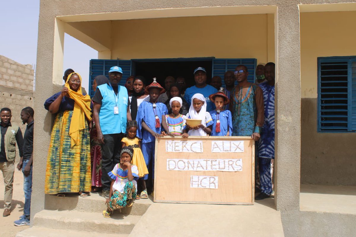 MauriceAz's tweet photo. Merci aux donateurs du @UNHCR_BF et aux autorités du Sahel 🇧🇫! 🙏 Le soutien indéfectible de nos donateurs flexibles & des autorités régionales est essentiel pour nos actions en faveur des personnes déplacées de force. @UNHCR_BF reste engagé pour des solutions durables & une protection renforcée. #Solidarité #SolutionsDurables 🌍🤝