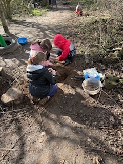 NectonFS's tweet image. A wonderfully sun filled afternoon spent with @NectonY1 this week. Our site looked even more beautiful with this taste of spring. Lots of role play in this session with teams and games, climbing was big on the agenda too with real perseverance coming through.