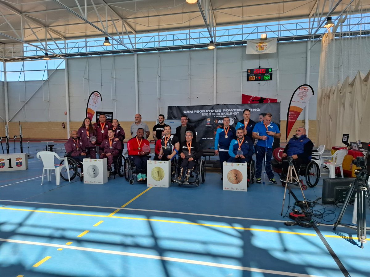 FEDEDDF's tweet photo. El Campeonato de España 🇪🇸 de #powerlifting en El Viso (Toledo) nos dejó grandes momentos
Mercedes Mejías, Loida Zabala, David Gómez o Vicky Vilariño, del #BSR 🏀 al 🏋♀️, fueron algunos de los protagonistas
#halterofilia #ElViso #levantamientos @deyivid https://t.co/gtIcknzpk6