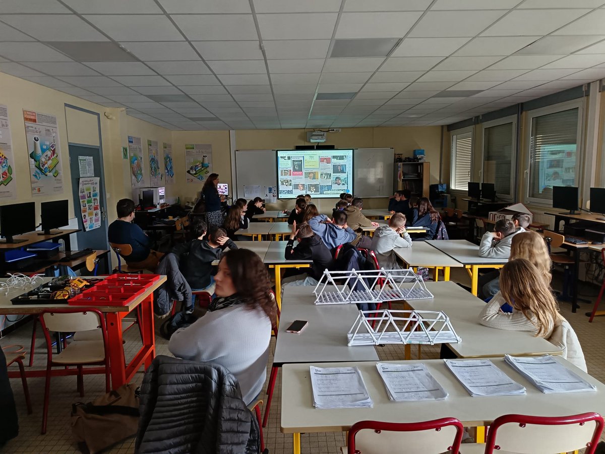 AndreDelme's tweet image. 💻🖥 #SaferInternetDay , la suite! 
C&apos;est au tour des élèves de 6eme de bénéficier ce jour d&apos;un atelier de sensibilisation au cyber-harcèlement. 
Mécanismes, pièges à éviter, personnels ressources... des conseils pour naviguer au calme sur le net!
@dane_nancy_metz @Krebsth67