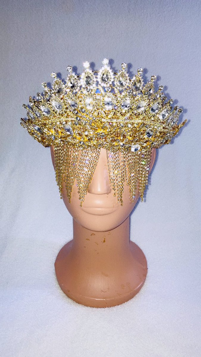 AladeFunfun's tweet image. 🌻Osún🌻
- Enviamos para todo Brasil.📦
- Aceitamos cartões de débito e crédito.💳
.
.
.
#candomblé #ketu #efon #jeje #angola #oxum #osun #oreyeyeo #yeyeo #rainha #kare #yponda #opara #búzios #paramentas #paramentasdeorixas #paramentadeorixa #ade #ofa #adaga #abebe #orisa #vodun